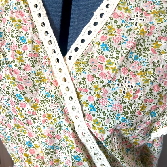 Boutique faux Wrap Floral Embroidered top - Picture 8 of 12